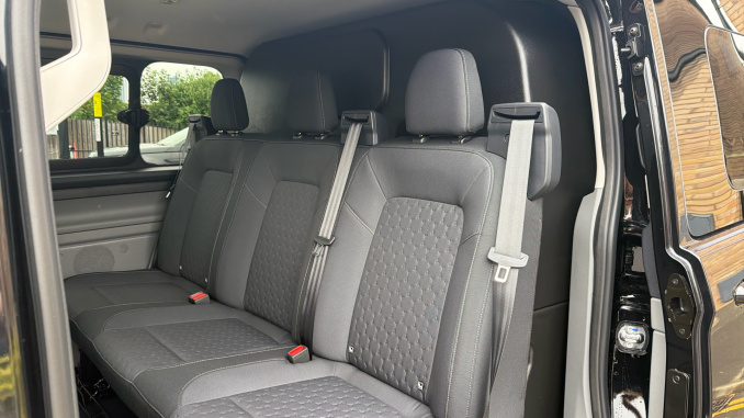 Ford Transit Custom 320 L1 Diesel Fwd 2.0 EcoBlue 136ps H1 Double Cab Van Limited - Image 14